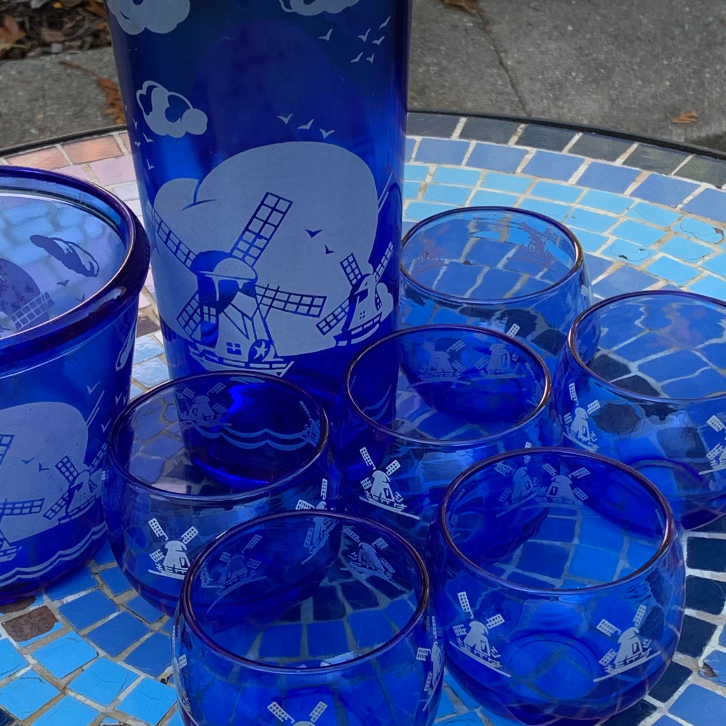 Vintage Hazel Atlas Sportsman Series Blue Bar Set