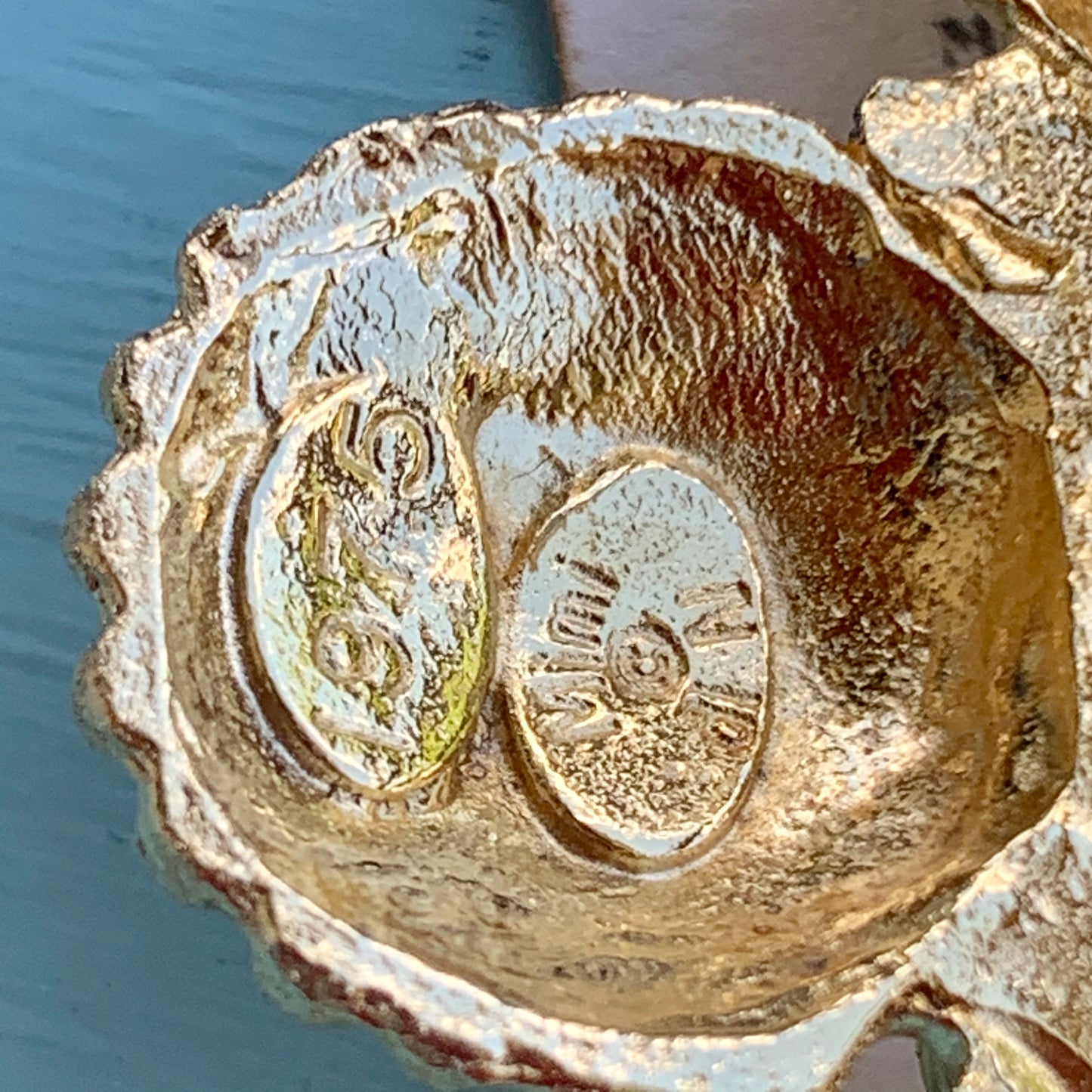 Vintage 1975 Mimi Di N Nautical Clam Shell Belt Buckle
