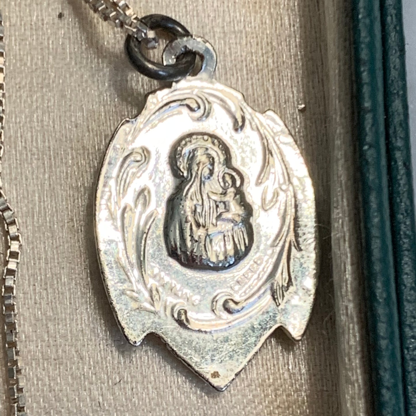 Creed Sterling Silver Jesus & His Sacred Heart Pendant Necklace