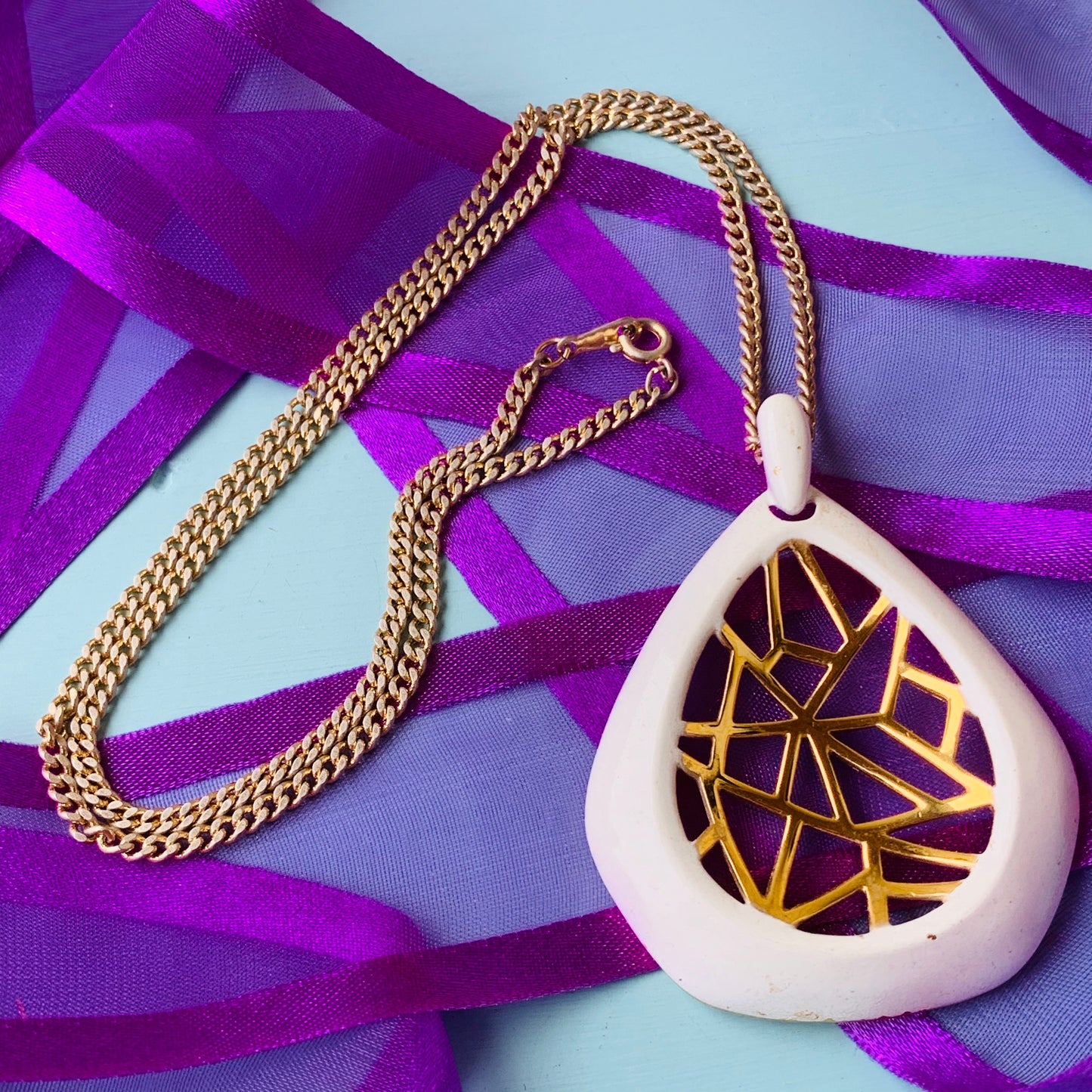 Vintage Trifari Modern Looking Pendant Necklace