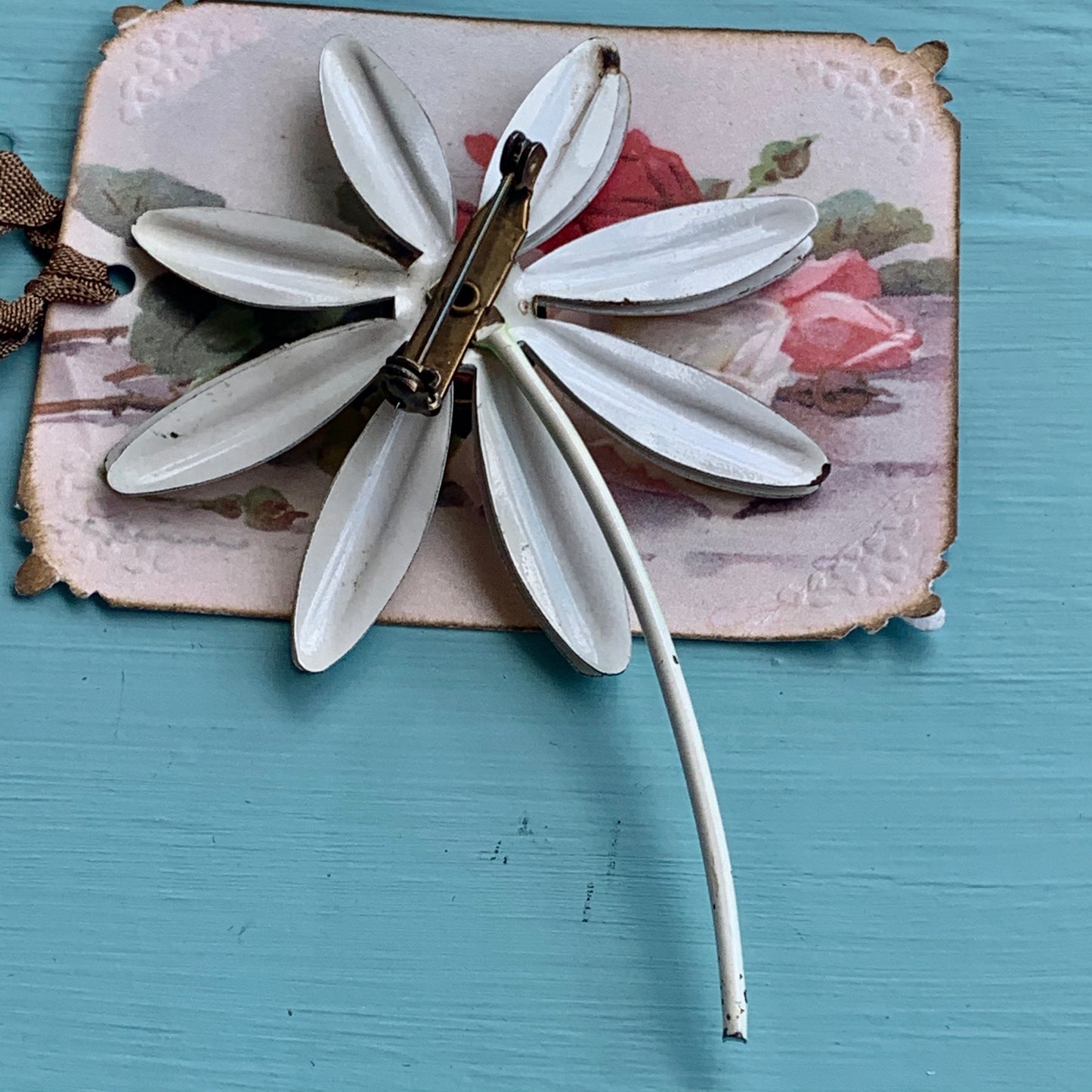 Vintage Enameled Daisy Pin