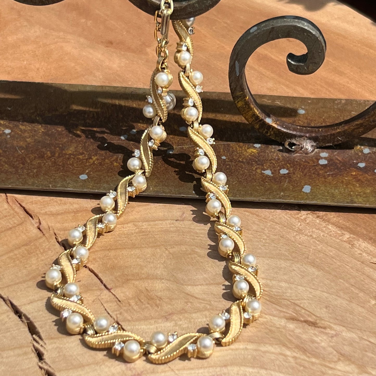 Vintage Trifari Faux Pearls & Clear Round Multi Faceted Rhinestone Necklace
