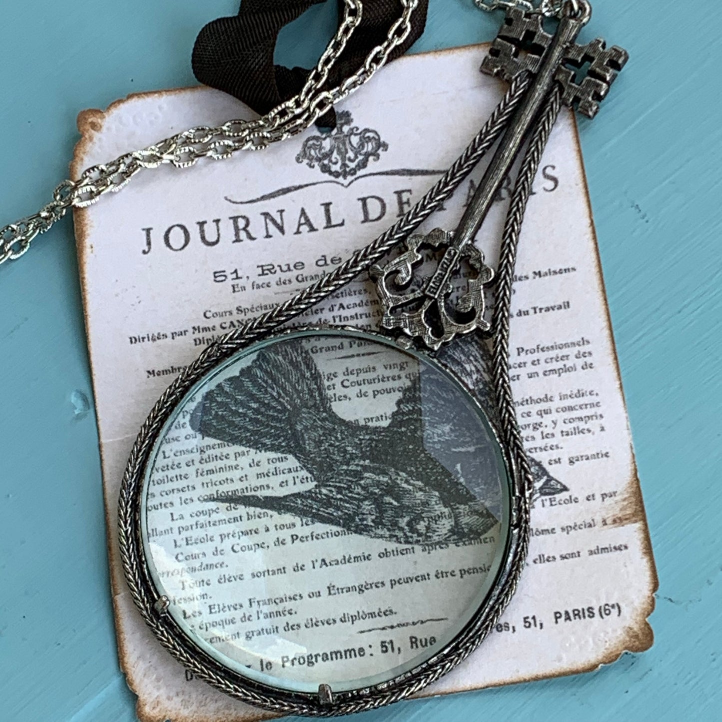 Vintage Florenza Victorian Revival Magnifying Necklace