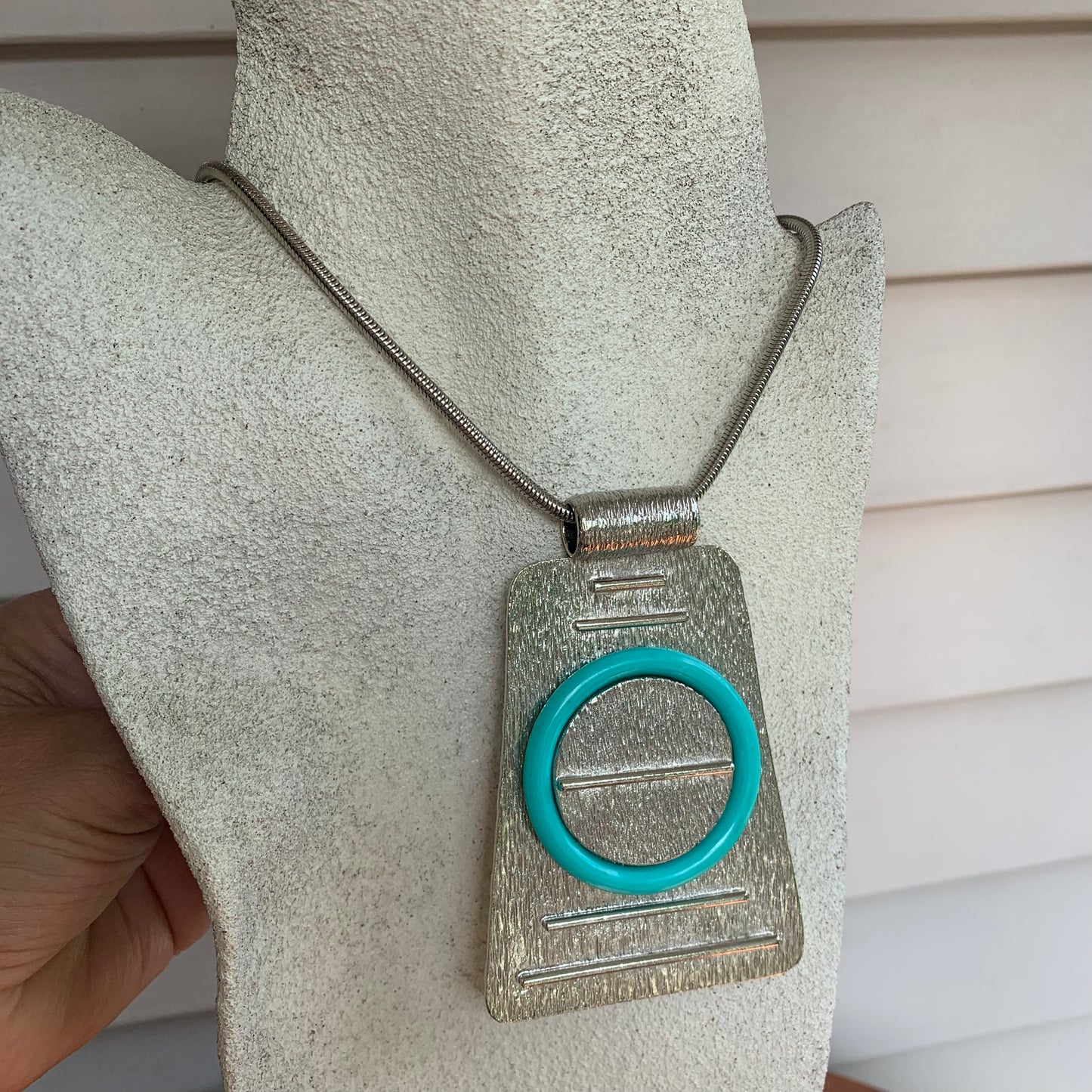 Vintage Modernist Pendant Textured Silvertone Necklace