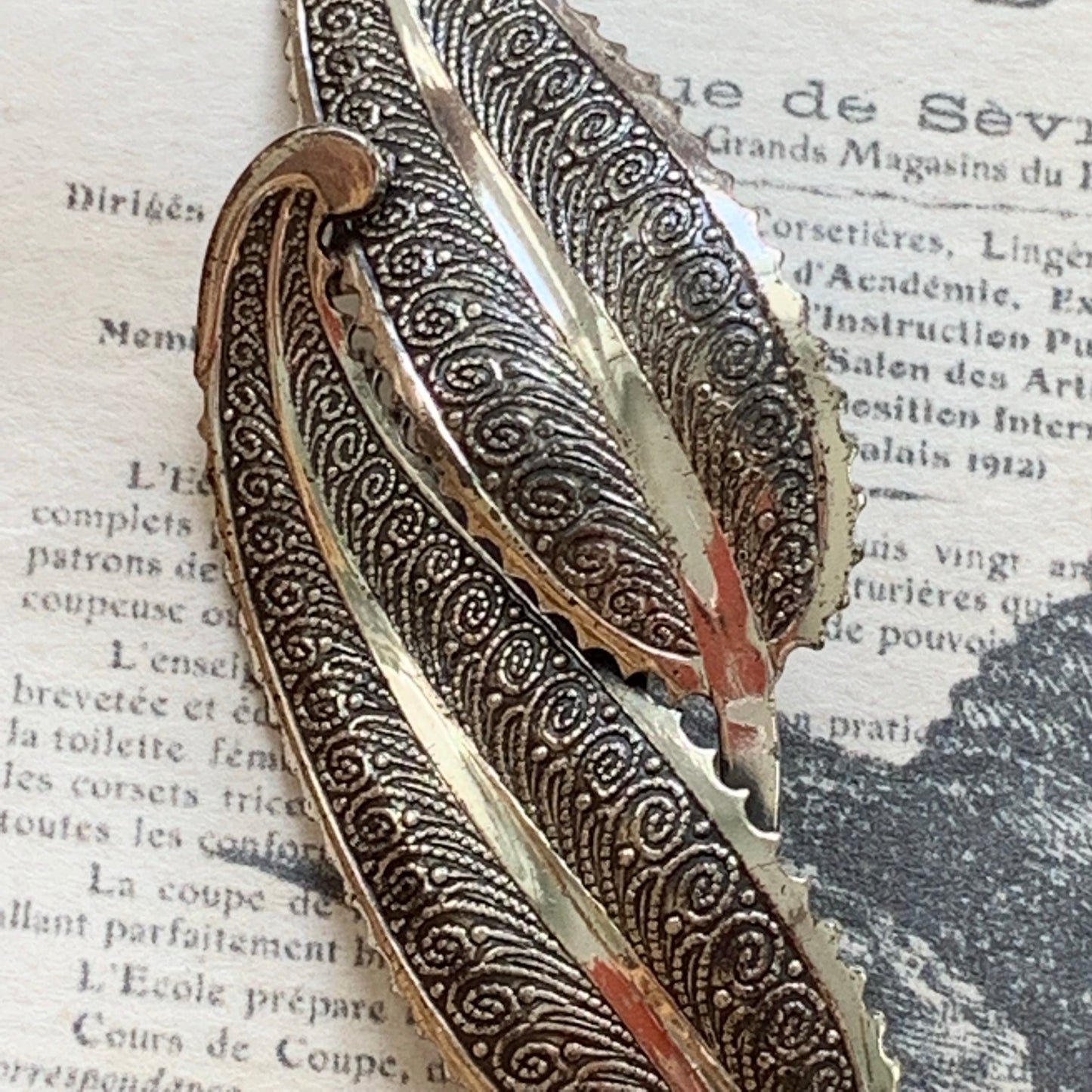 Vintage Beau Sterling Silver Paisley Leaf Pin - Lady Slippers