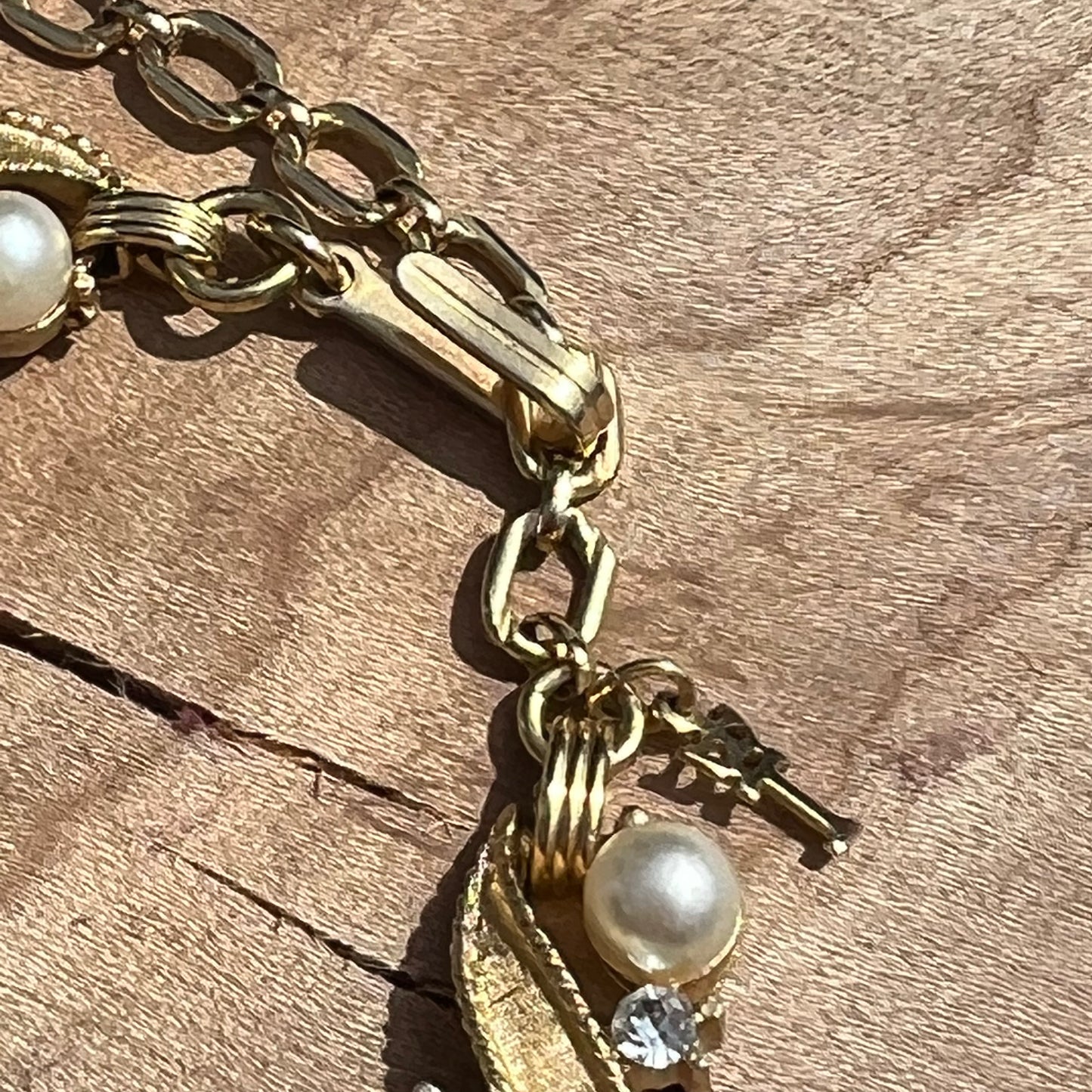 Vintage Trifari Faux Pearls & Clear Round Multi Faceted Rhinestone Necklace