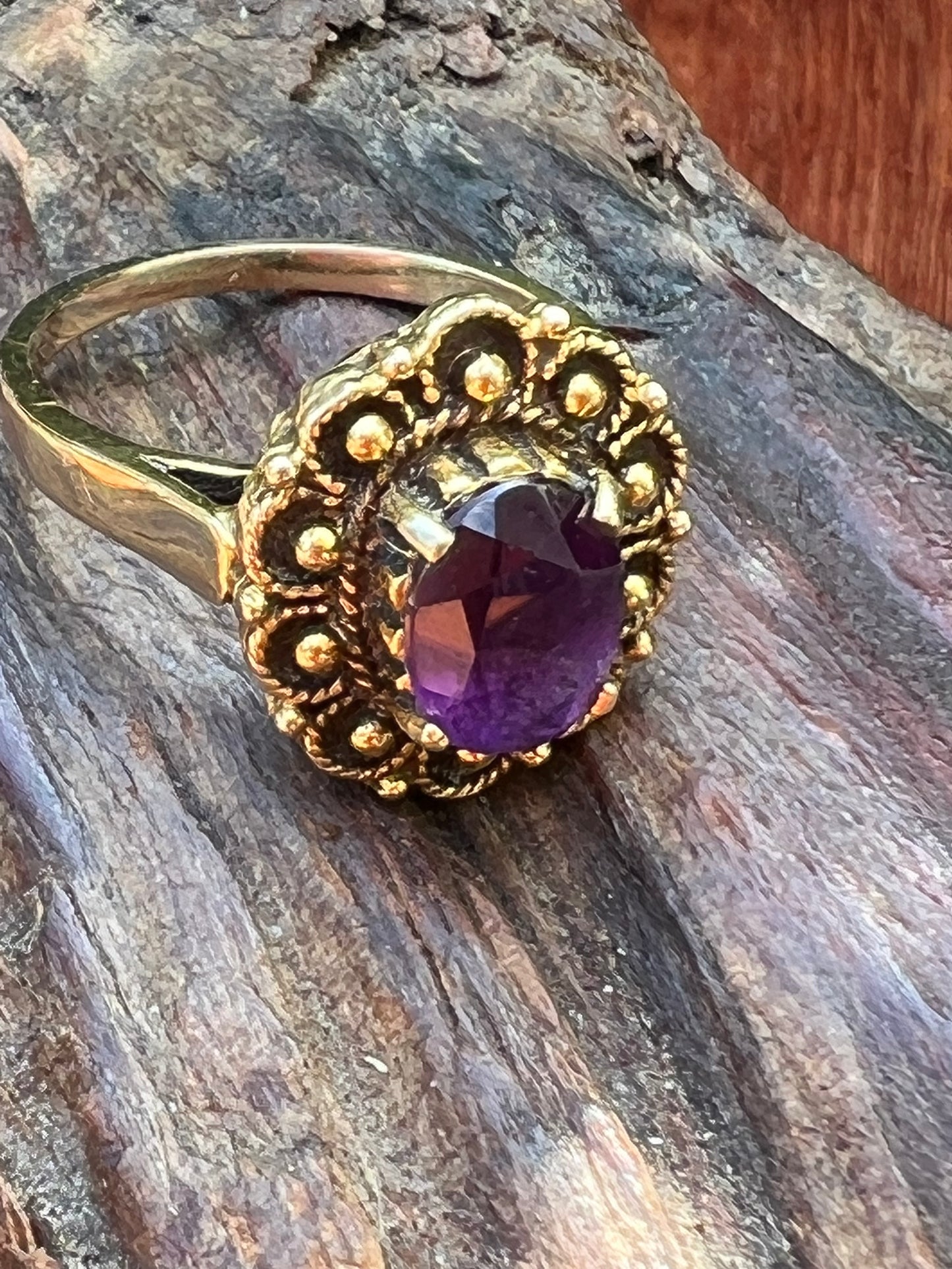 14k Yellow Gold Semi Precious Gemstone Amethyst Ring Sze 6-1/2