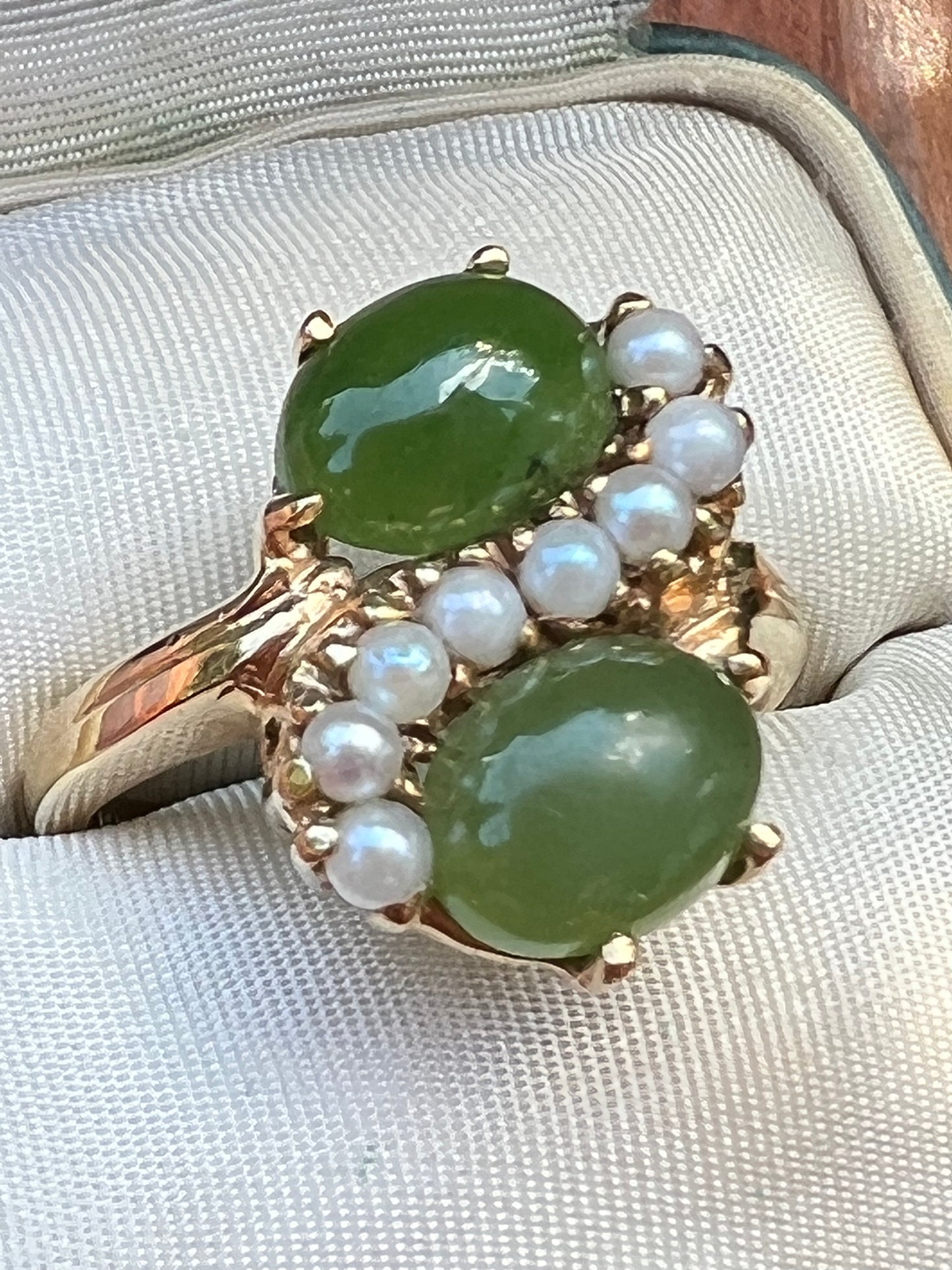 14k Yellow Gold Semi Precious Gemstone Jade & Pearl Ring Sze 6-1/2