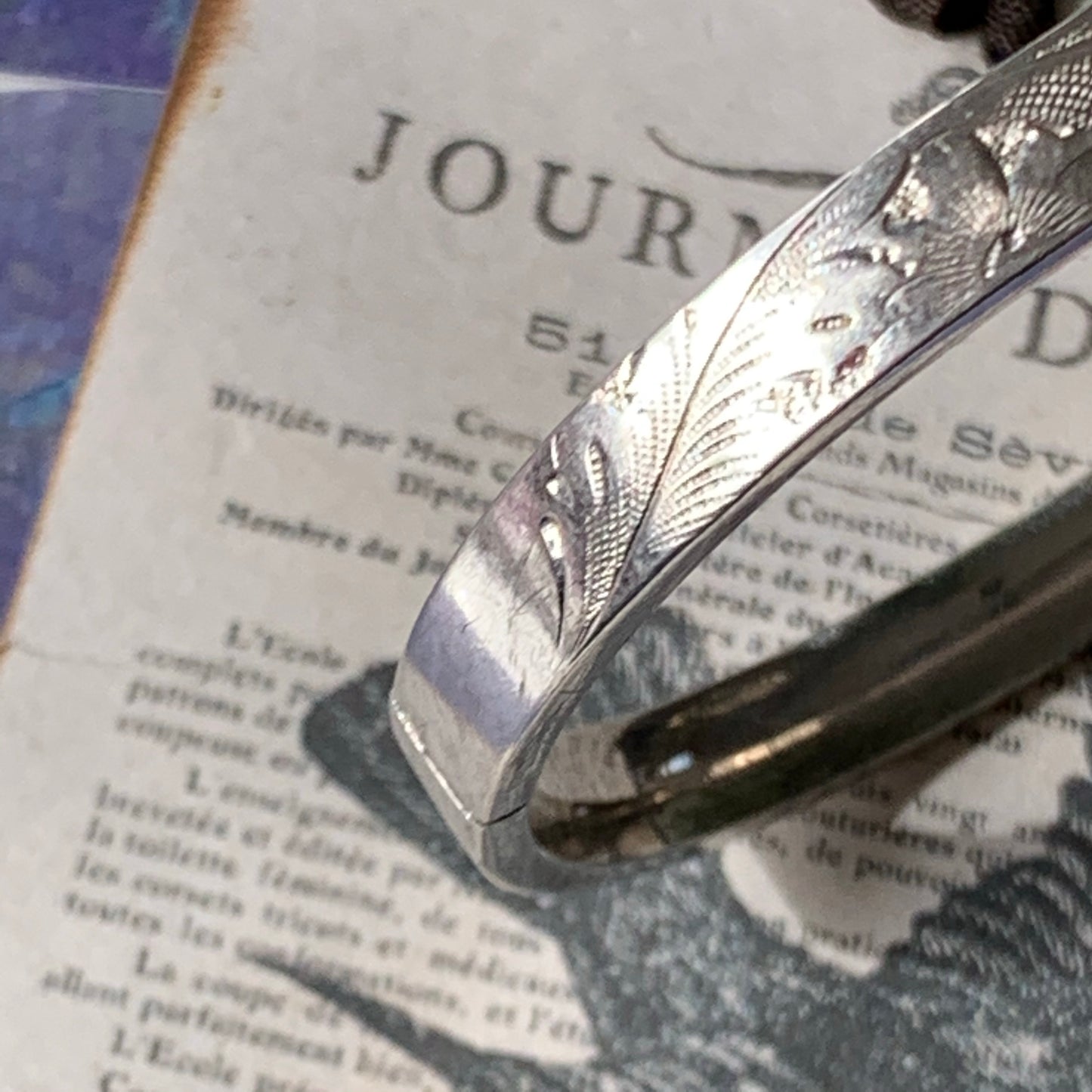 Vintage Finberg Mfg Co Sterling Silver engraved Hinged Bangle Bracelet - Lady Slippers