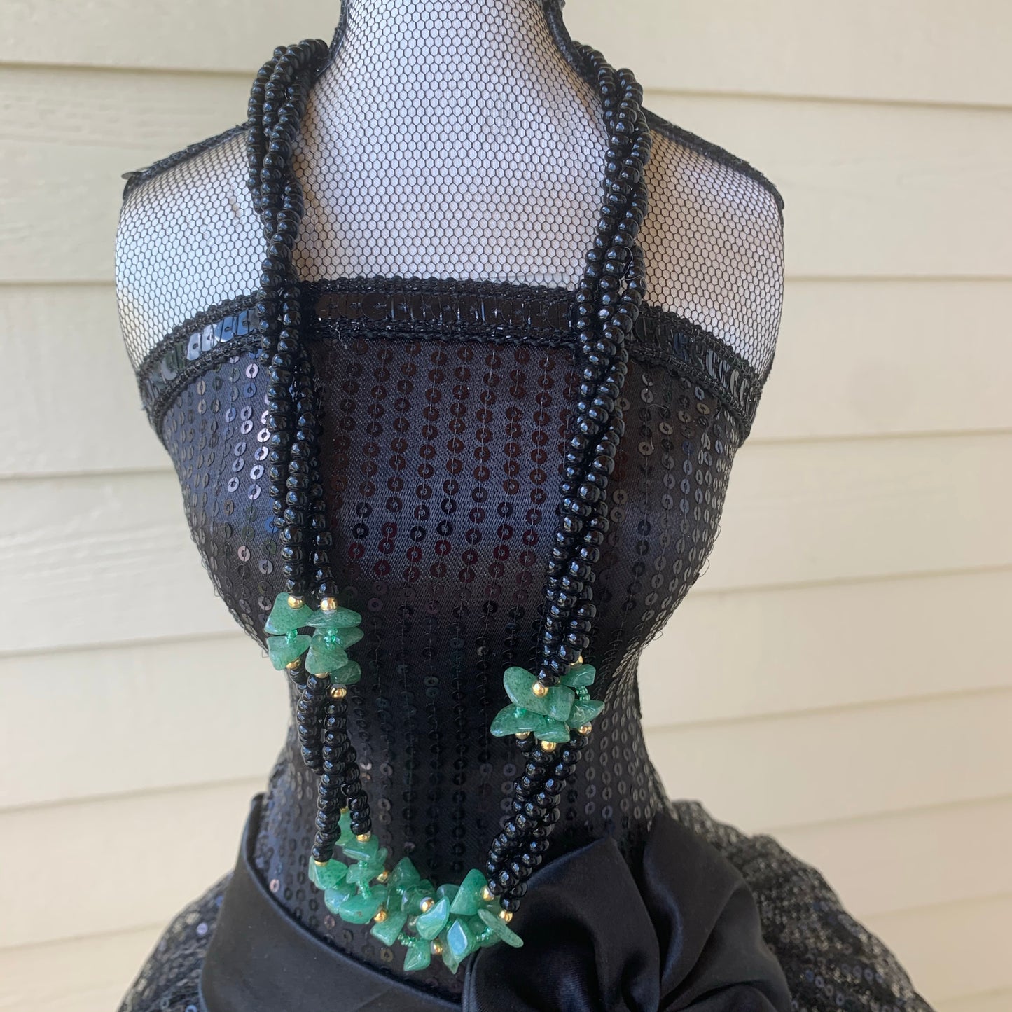 Vintage Black Glass Bead & Green Aventurine Quartz Semi-Precious Gemstone Necklace