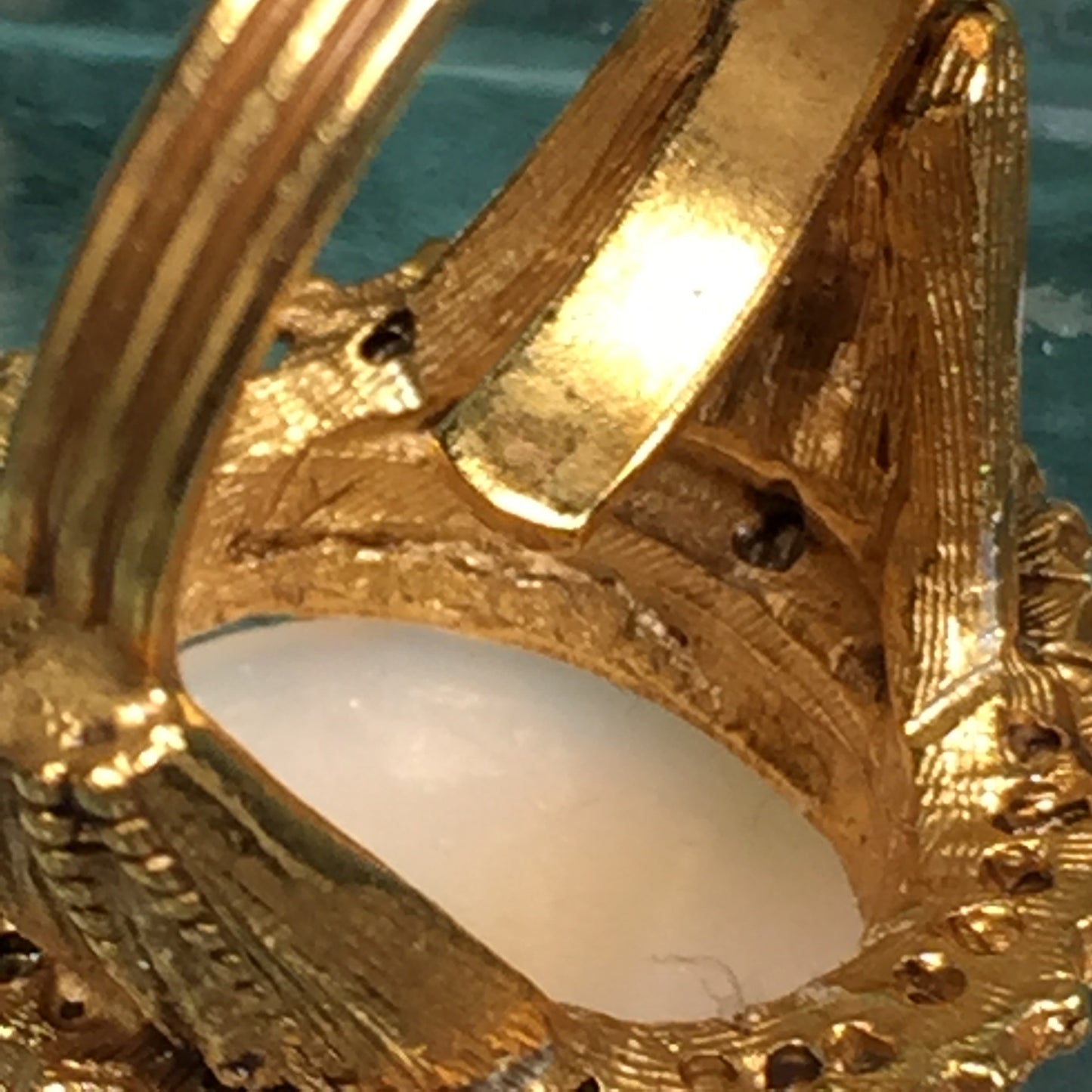 Vintage Florenza Shell Cameo Ring - Lady Slippers