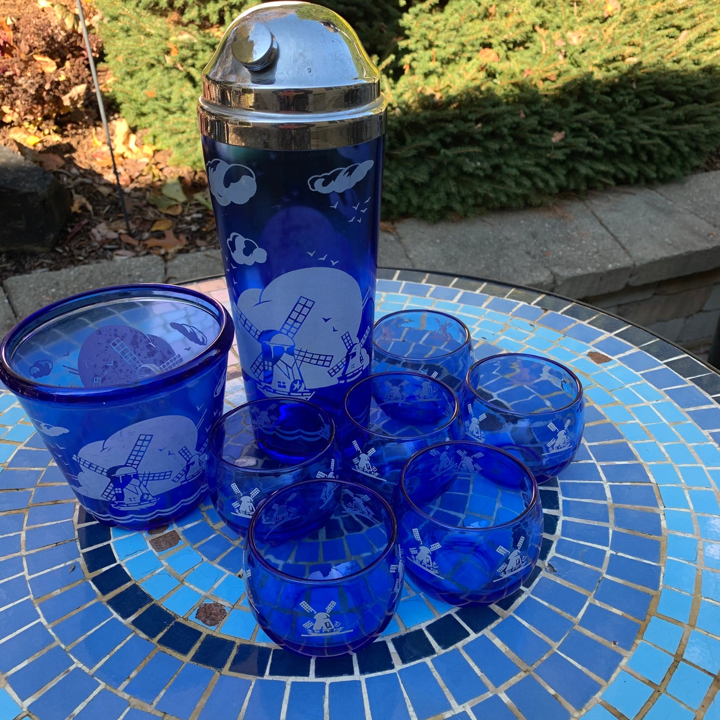 Vintage Hazel Atlas Sportsman Series Blue Bar Set