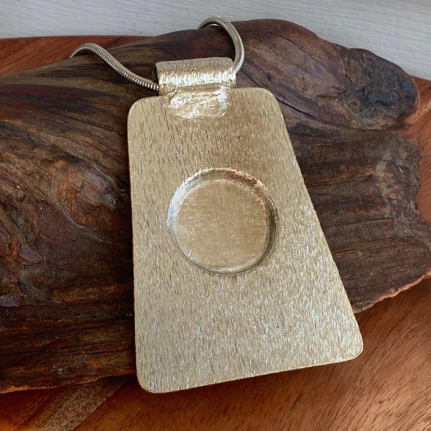 Vintage Modernist Pendant Textured Silvertone Necklace