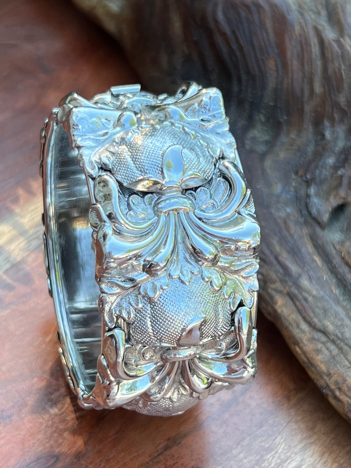 Unsigned WHITING & DAVIS Floral Scroll Bangle Bracelet