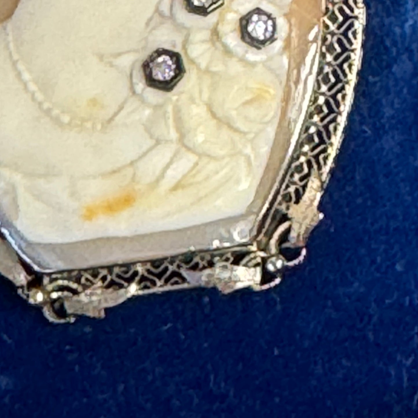 Victorian 14K White Gold Carved Cameo & Three Diamonds Brooch Pendant