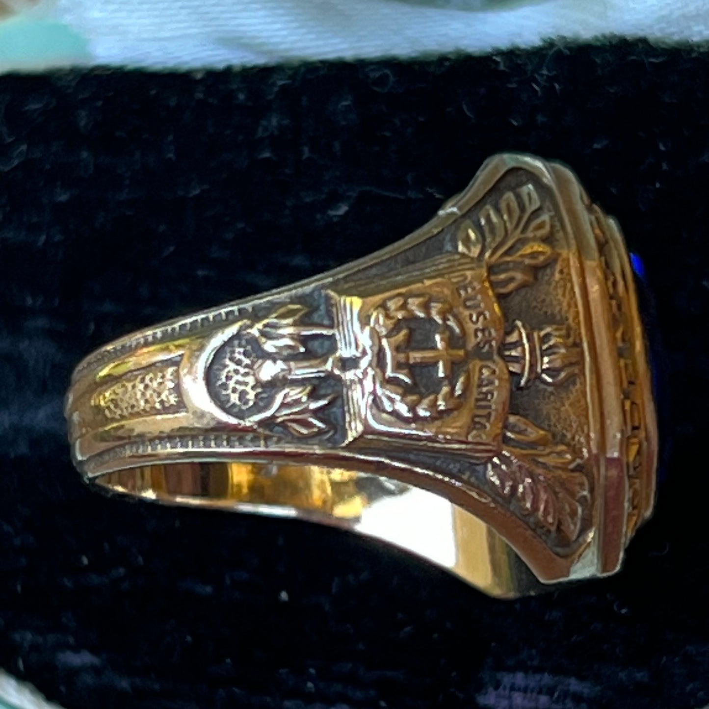 1961 Dieges & Cust 10K Gold Amethyst Academy of St. Aloysius Class Ring Size 6