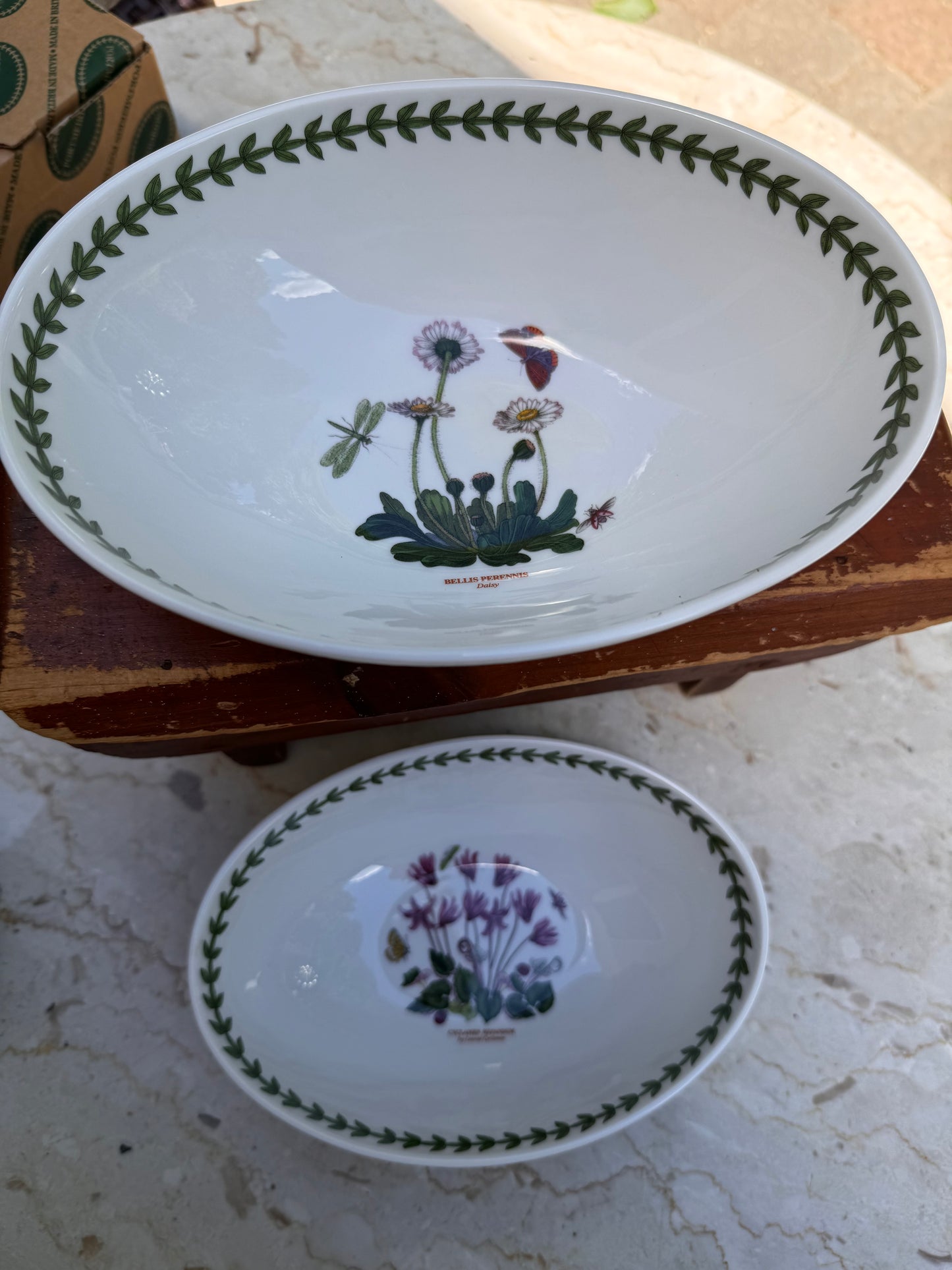 Two Nesting Oval Portmeirion Botanic Gardens Serving Bowls Daisy & Cyclamen