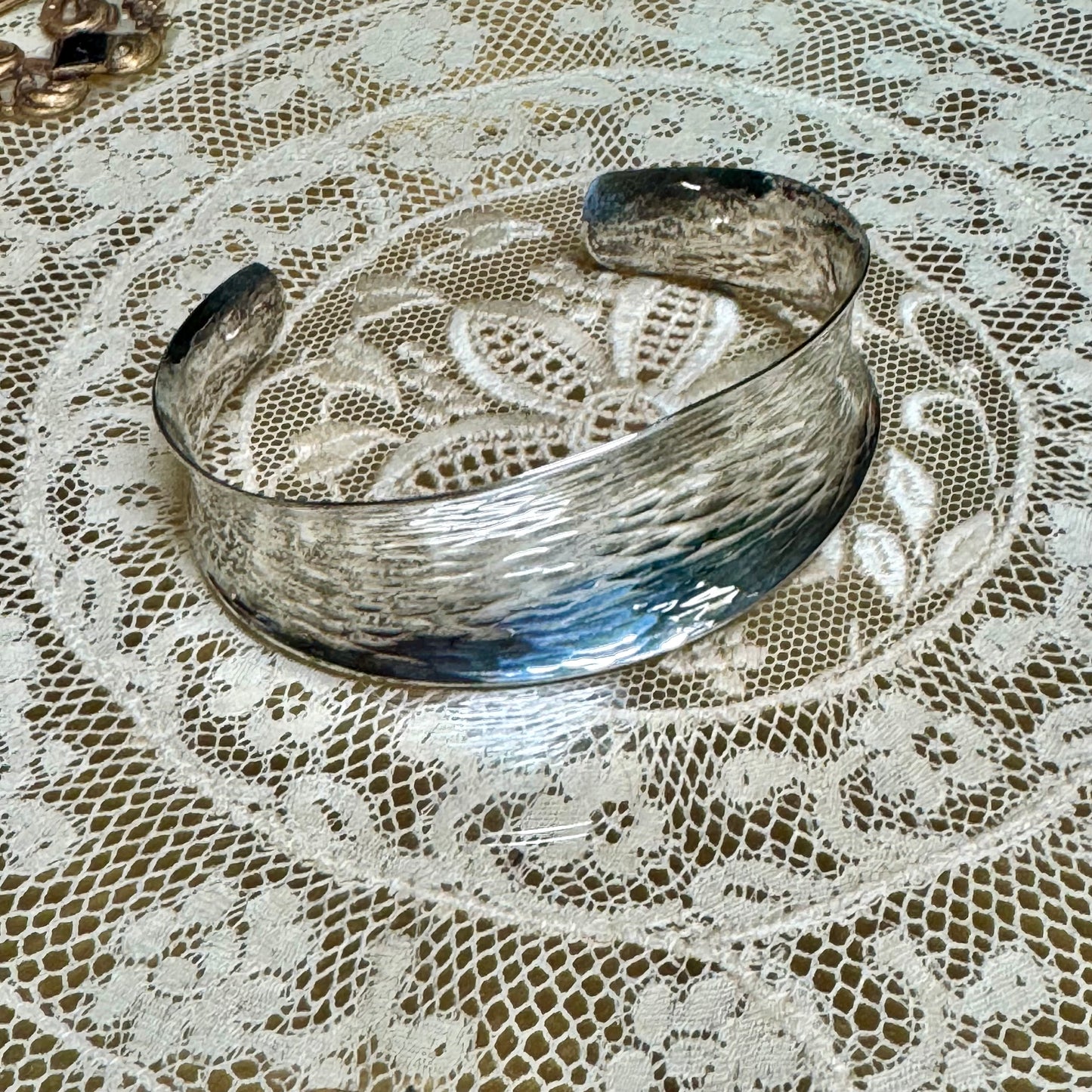 Vintage Taxco Mexican Hand Hammered Sterling Silver Cuff Bracelet
