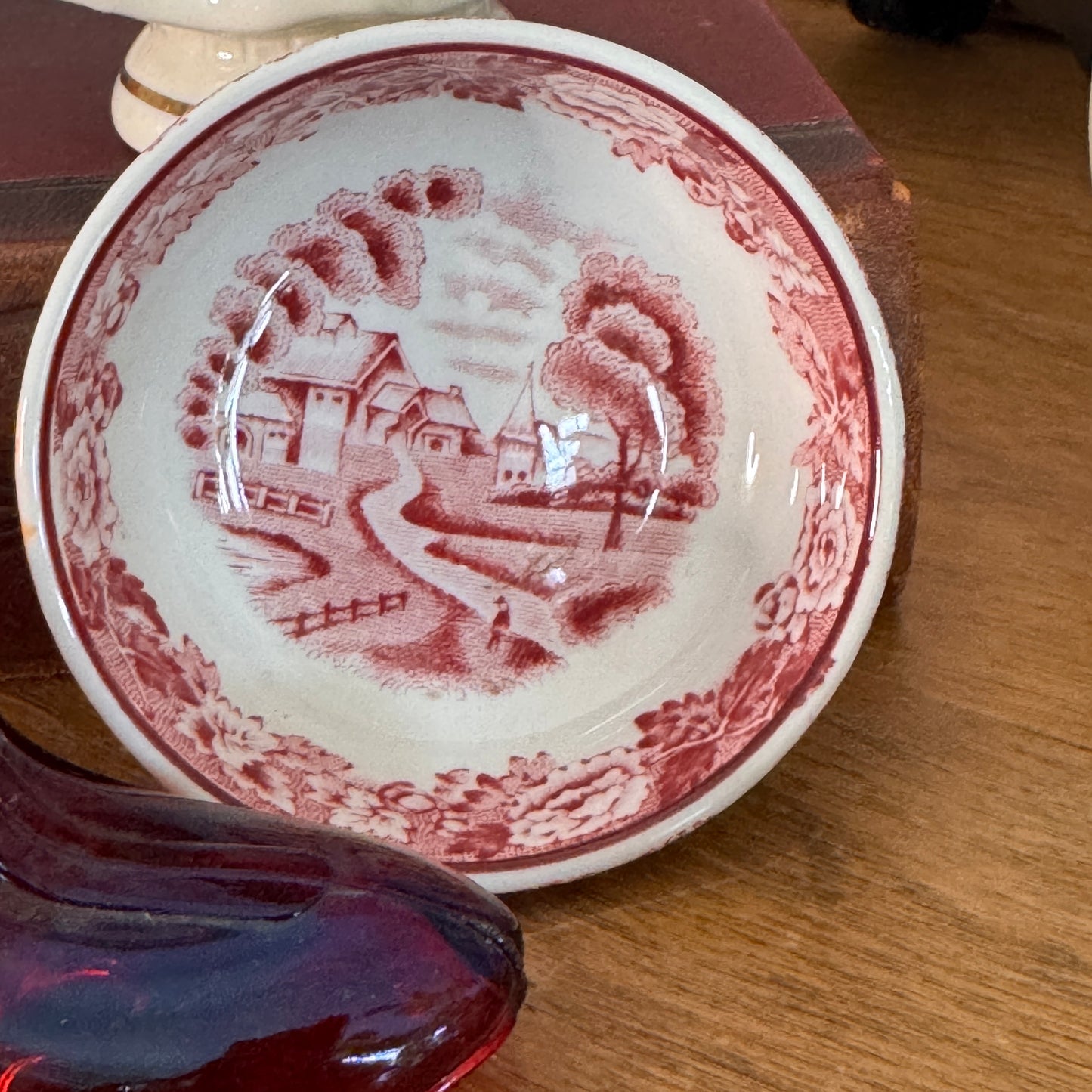 Vintage Wood's English Red & White Open Salt