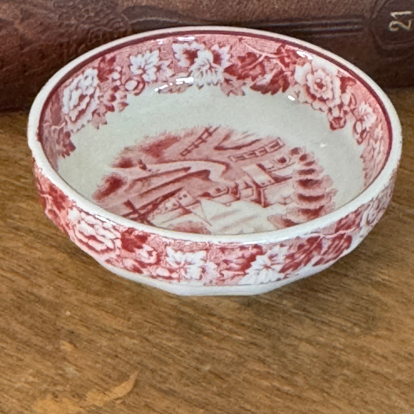 Vintage Wood's English Red & White Open Salt