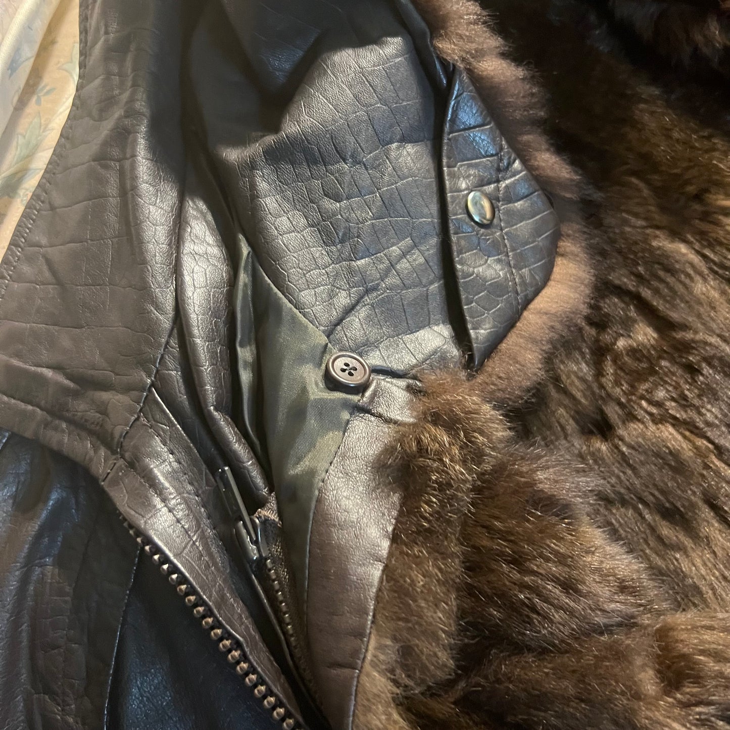 Vintage Korean Leather & Removable Fur Bomber Jacket Size Medium