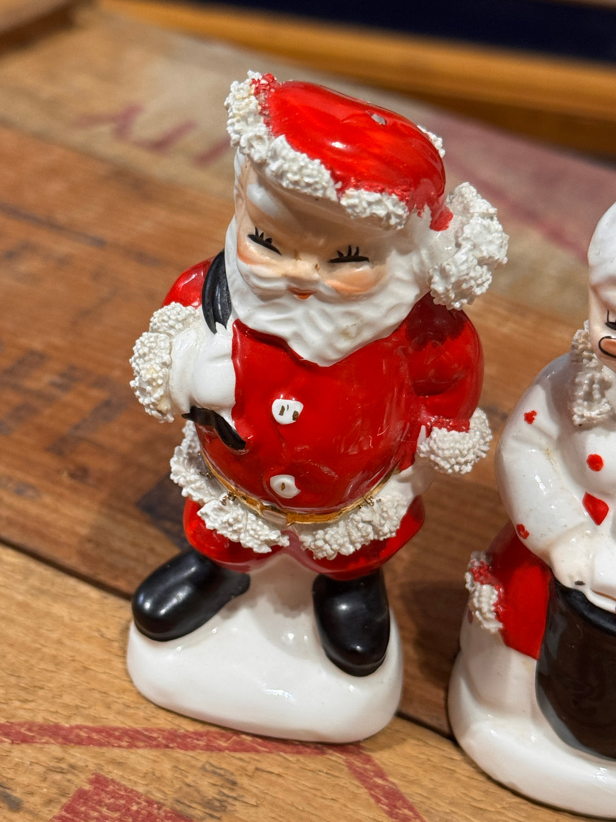 Napco Santa & Mrs. Claus Spaghetti Trim Salt and Pepper Shakers