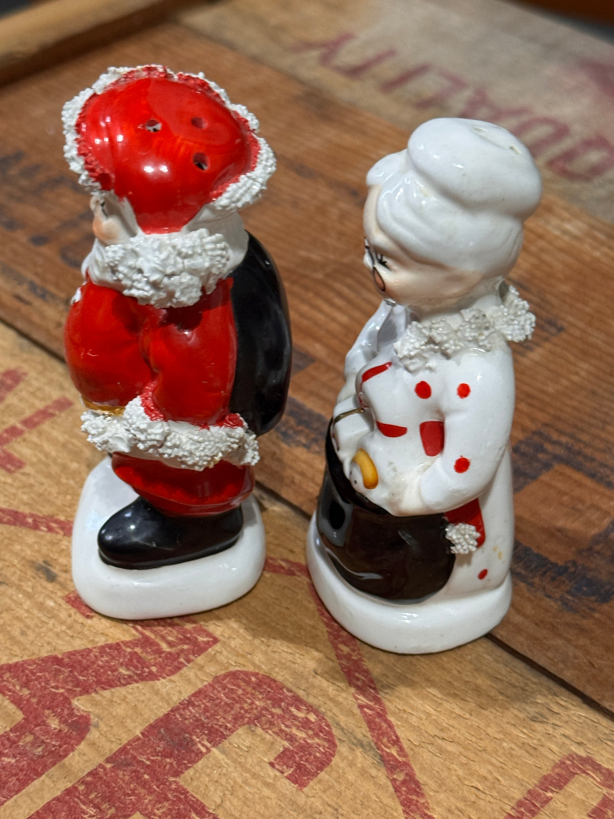 Napco Santa & Mrs. Claus Spaghetti Trim Salt and Pepper Shakers