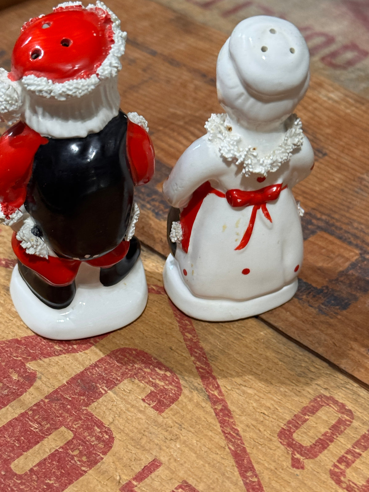 Napco Santa & Mrs. Claus Spaghetti Trim Salt and Pepper Shakers