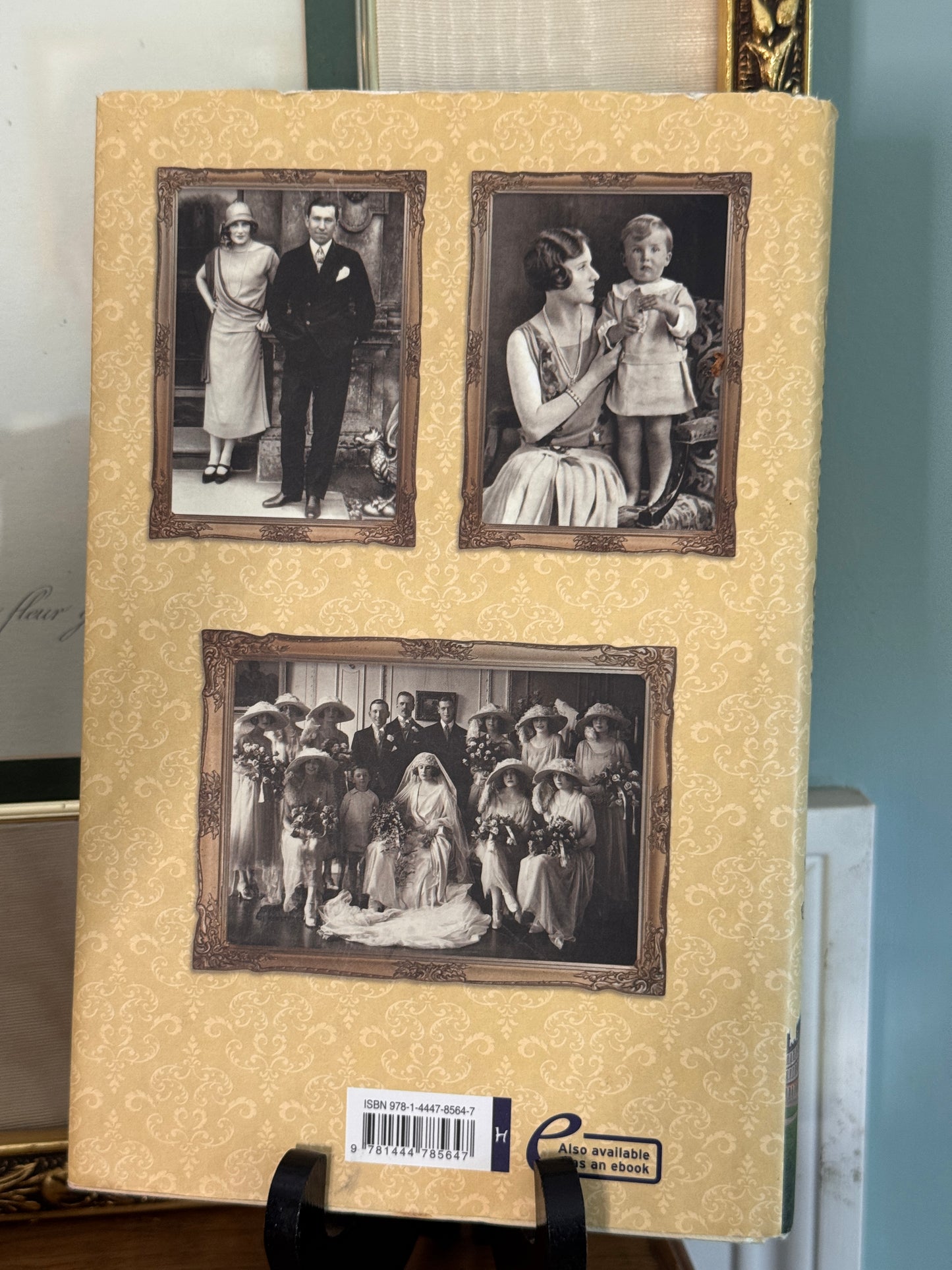 The Countess of Carnarvon The Real Downtown Abbey Book Signed