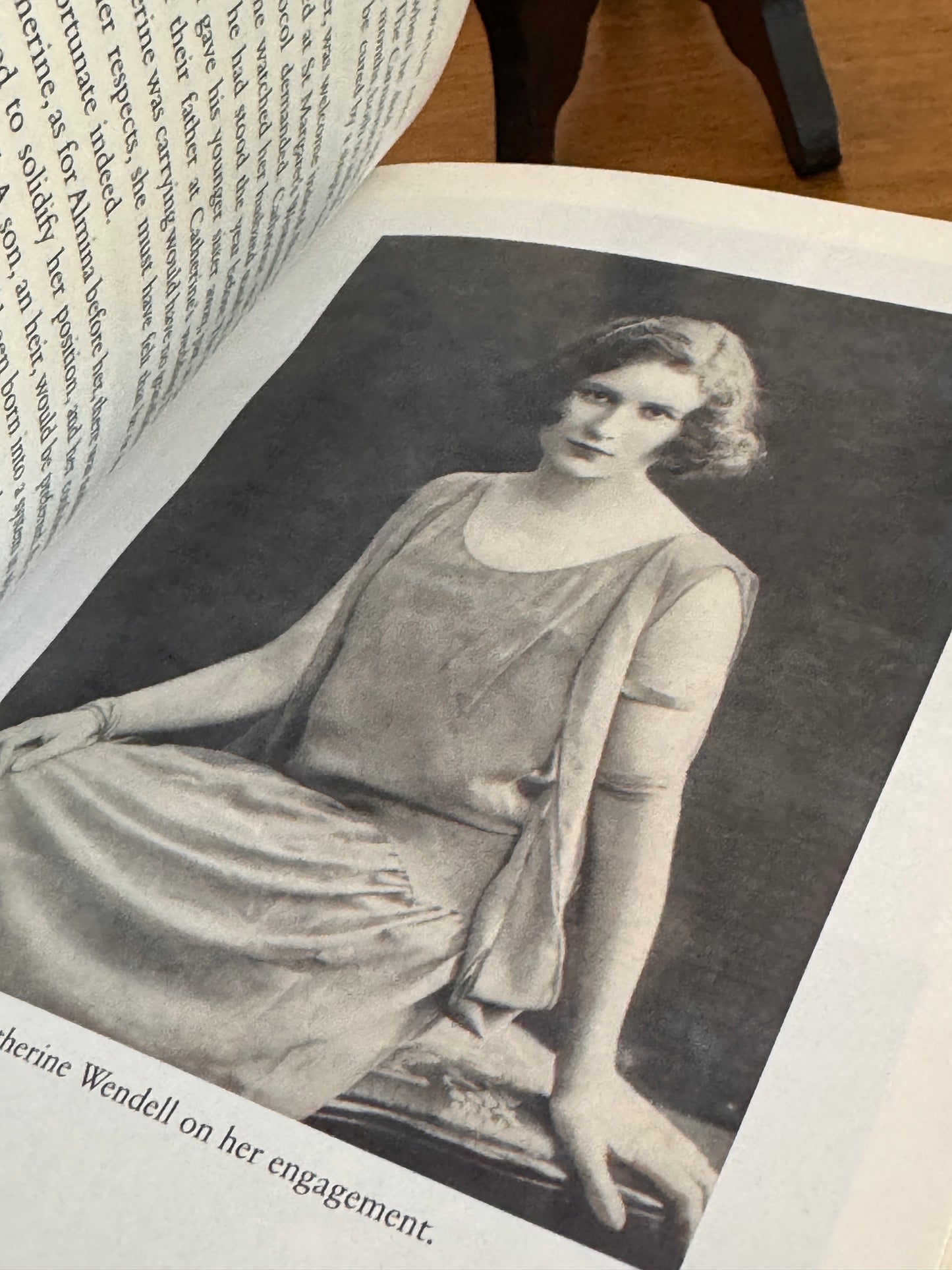 The Countess of Carnarvon The Real Downtown Abbey Book Signed