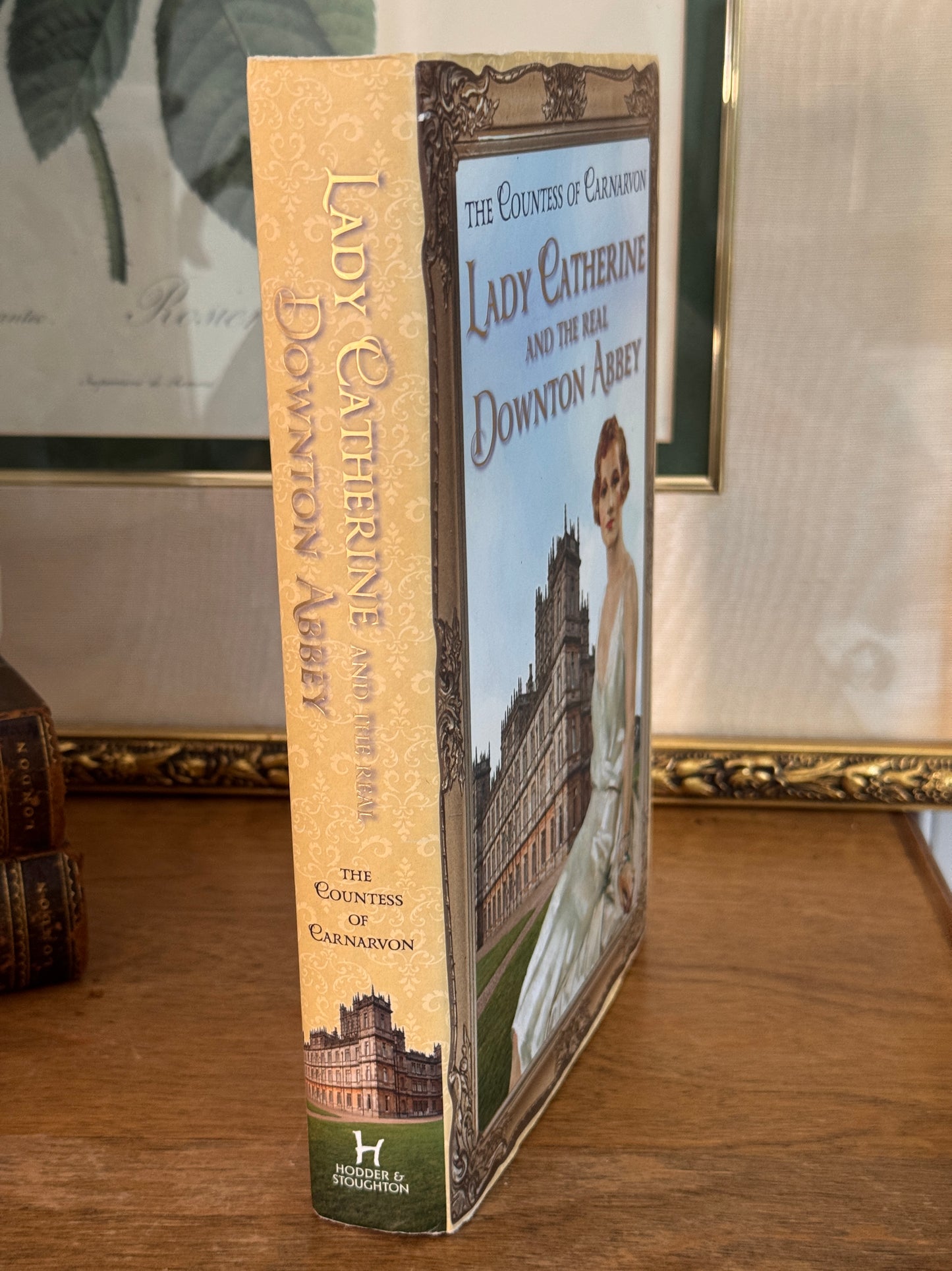The Countess of Carnarvon The Real Downtown Abbey Book Signed