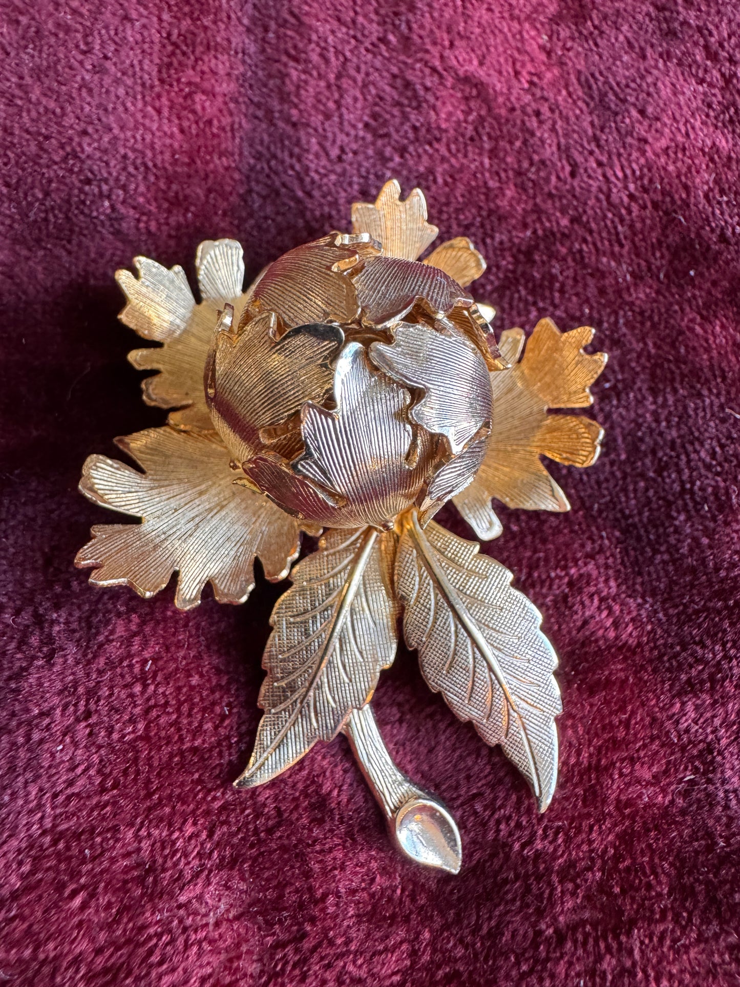 Wagner Day-Night Brooch – Vintage Gold Tone Articulated Flower Pin