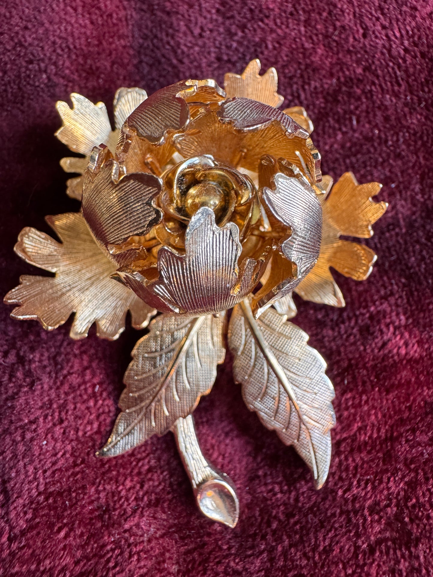 Wagner Day-Night Brooch – Vintage Gold Tone Articulated Flower Pin