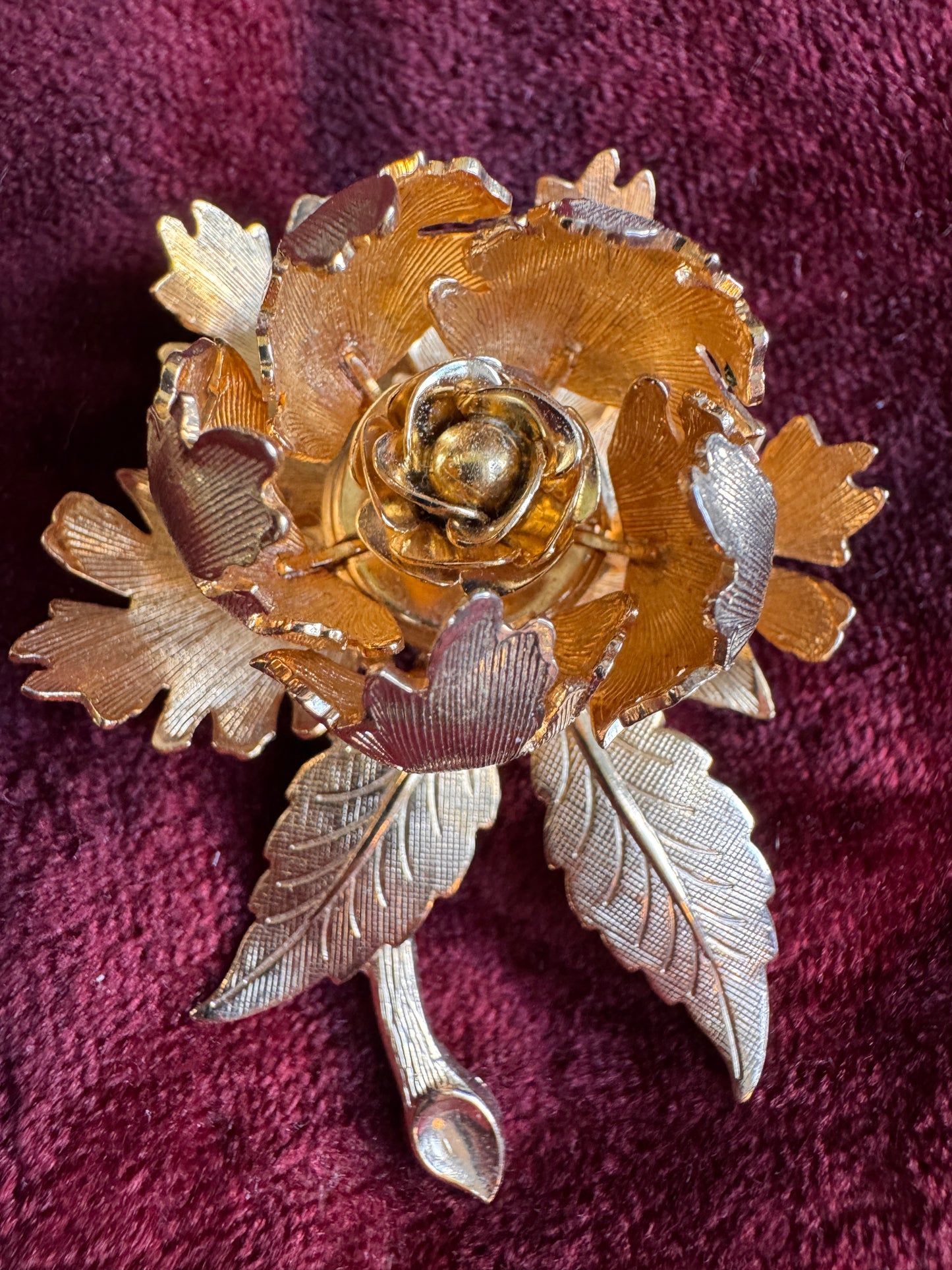 Wagner Day-Night Brooch – Vintage Gold Tone Articulated Flower Pin
