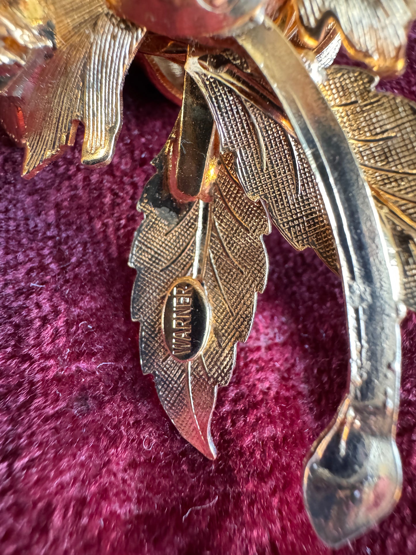 Wagner Day-Night Brooch – Vintage Gold Tone Articulated Flower Pin