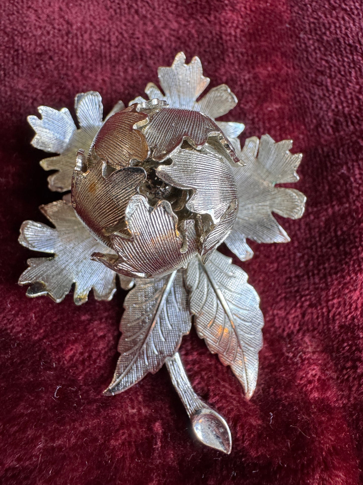 Wagner Day-Night Brooch – Vintage Silver Tone Articulated Flower Pin