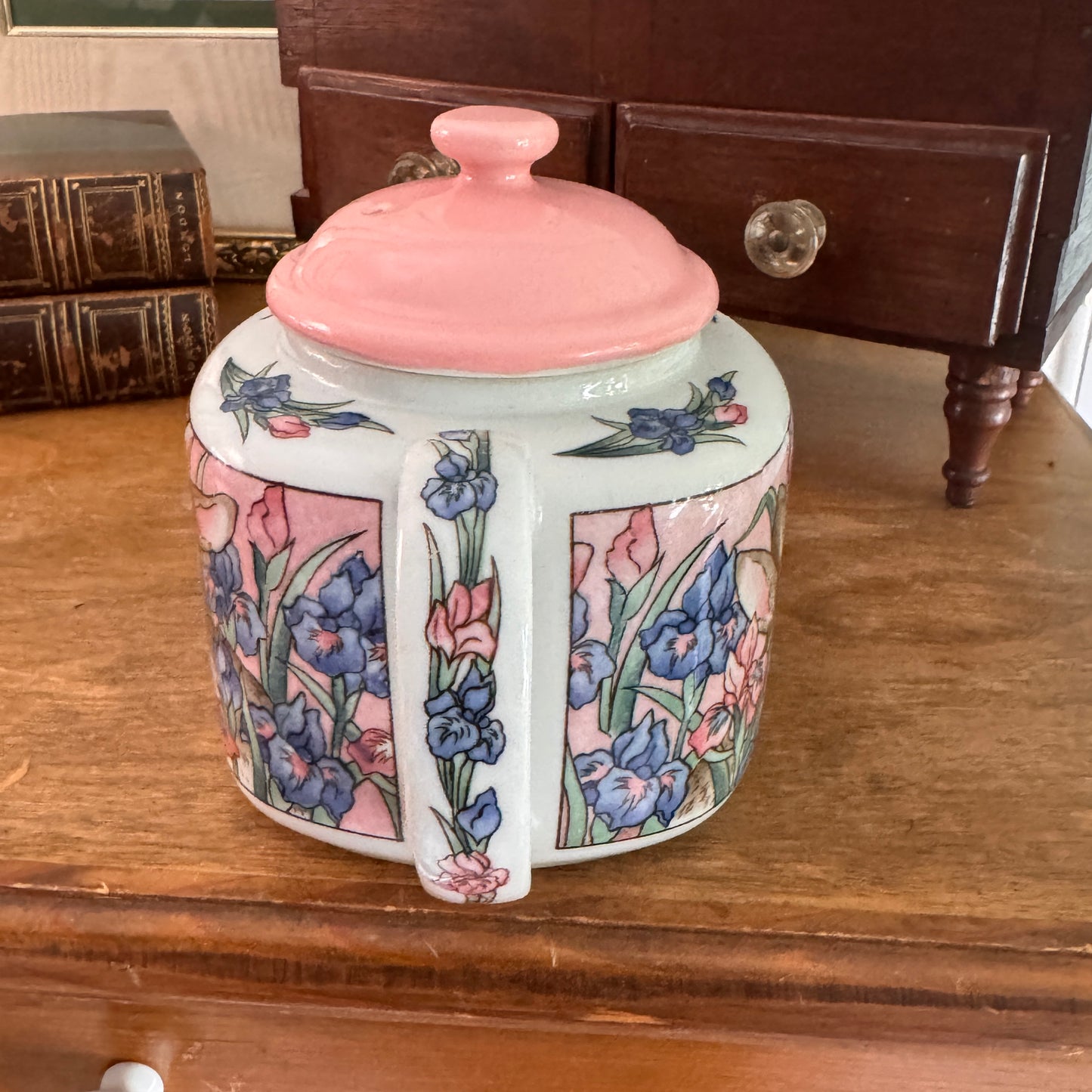 Takahasi Hand Decorated Pink Bunnies & Iris Teapot San Franscisco Japan