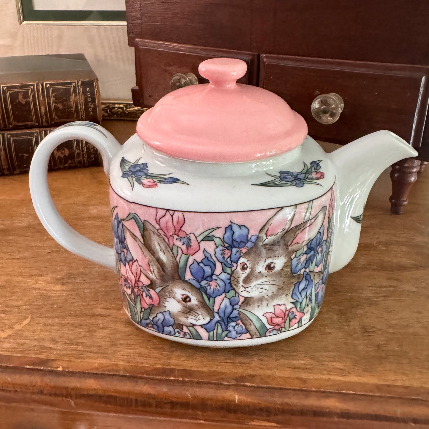 Takahasi Hand Decorated Pink Bunnies & Iris Teapot San Franscisco Japan