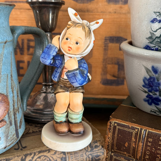 Hummel Boy WIth Toothache # 217 Figurine