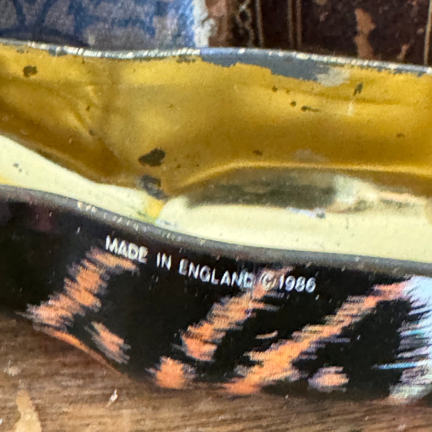 Hunky Dory Miniature English Cat Tin Dana Kubrick