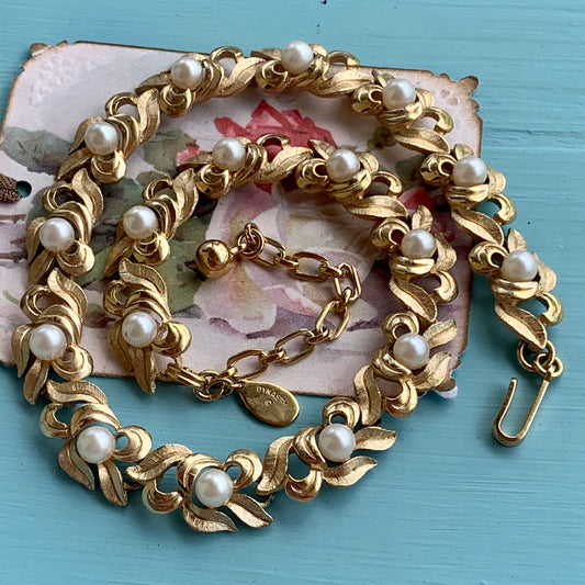 Vintage Dynasty Faux Pearl Gold Tone Metal Necklace