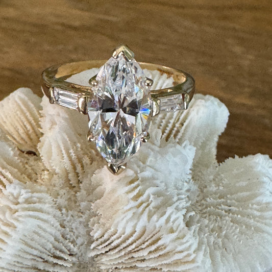 10K Yellow Gold Marquise Ring Size 7.5