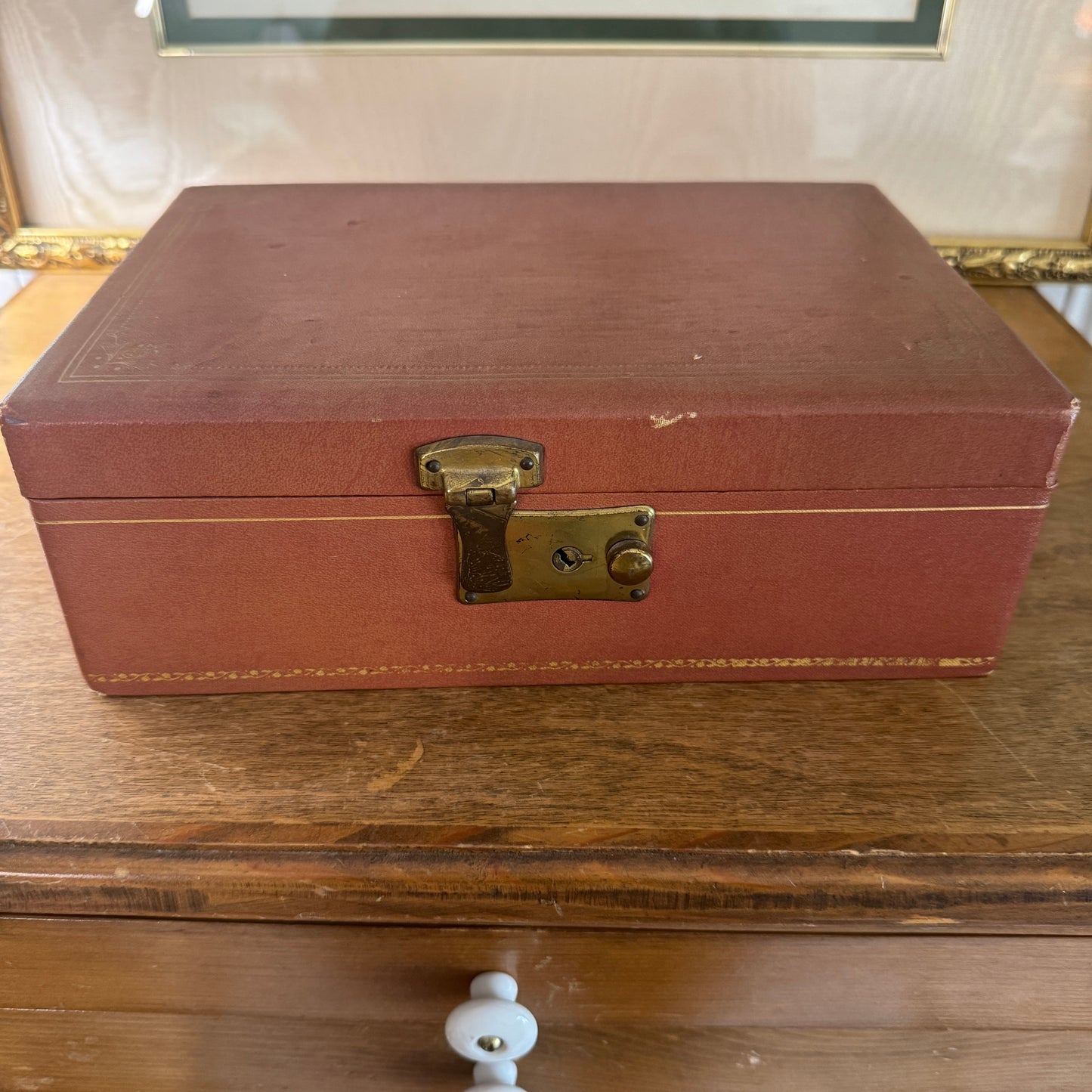Vintage Mele Emerald Green Velvet Interior Jewelry Box