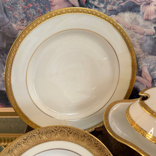 One French Haviland & Co French Limoges Baroness 8-3/4" Dinner Plate
