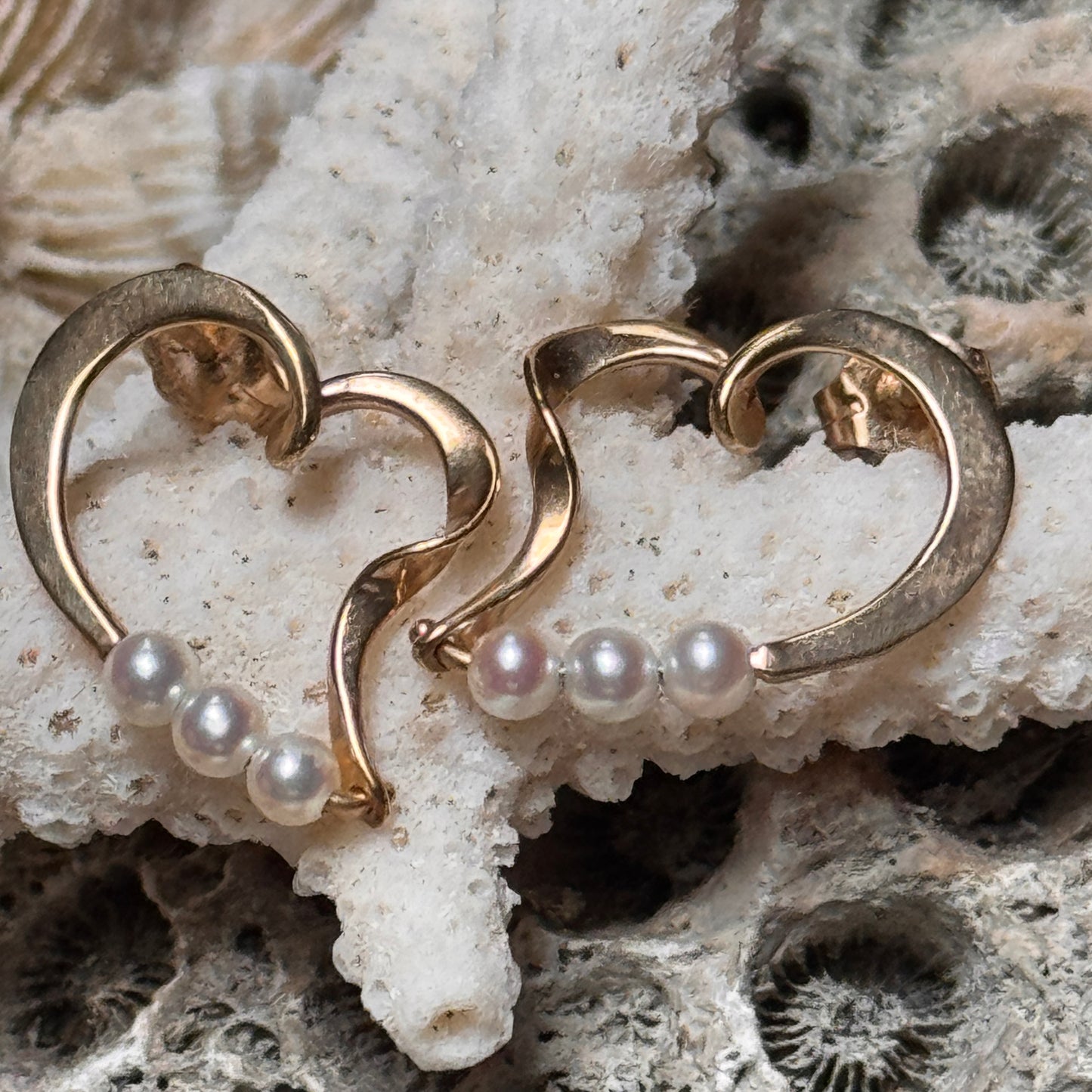 14K Yellow Gold Heart Pearl Pierced Earrings