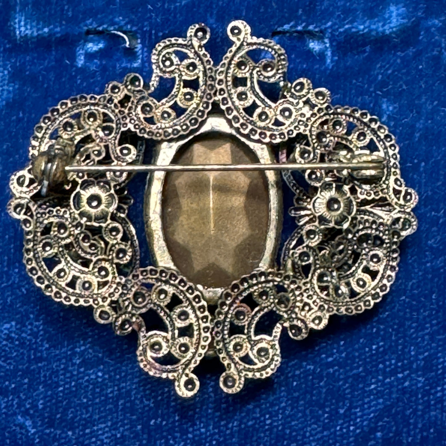 Deep Blue Multi Faceted Gilt Filigree Brooch