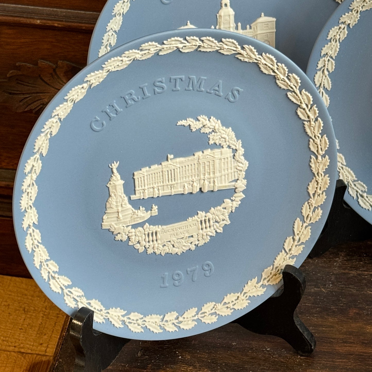 Wedgwood Jasperware Vintage 1977-1980 Christmas Plates Buckingham Palace Westminster Abbey