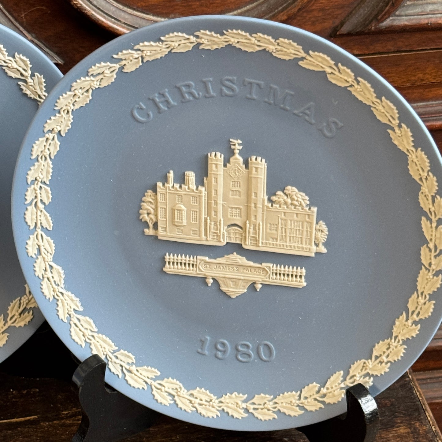 Wedgwood Jasperware Vintage 1977-1980 Christmas Plates Buckingham Palace Westminster Abbey