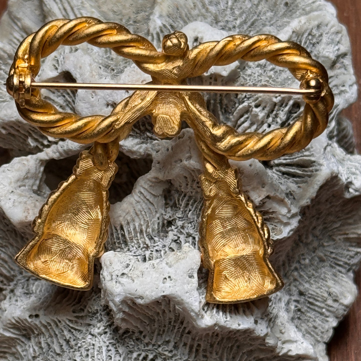 Vintage Designer Gold Tone Metal Bow Brooch