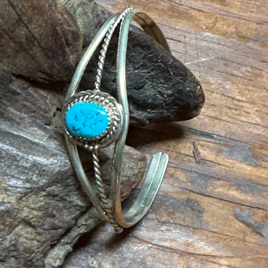 Vintage Navajo Sterling Silver Turquoise Bracelet